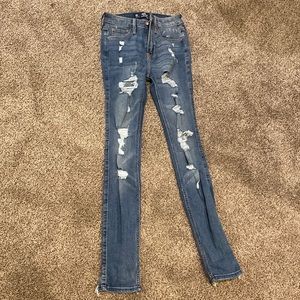 Hollister Womens High- Rise Skinny Ripped Jeans / Size 00